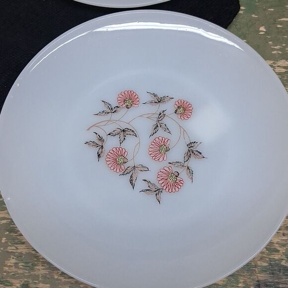 4 Pc. Fire King Fleurette Milk Glass Dinner Plates With Pink Floral - Picture 3 of 8